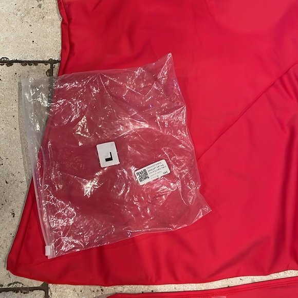 NWOT Red tankini bathing suit - Picture 3 of 4